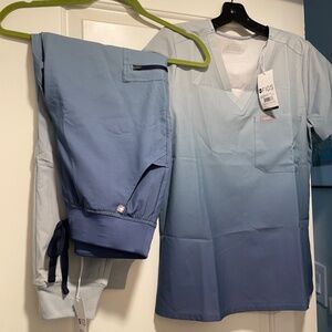 SET: NWT Figs S/SP FREEX Scrub set in Ombre Ocean